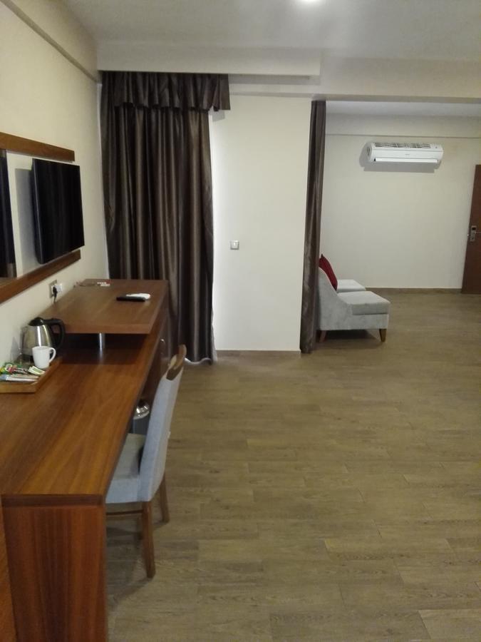 Ah Hotel And Conferences Madina Exterior foto