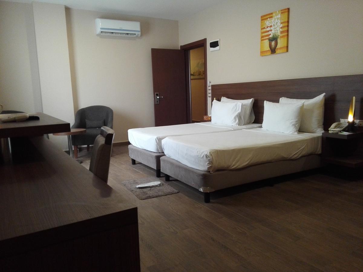 Ah Hotel And Conferences Madina Exterior foto