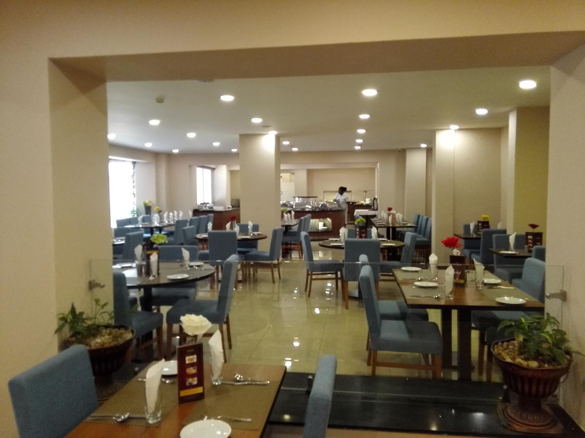 Ah Hotel And Conferences Madina Exterior foto